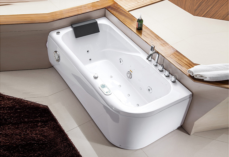 A040 Whirlpool massagebad van 170 cm